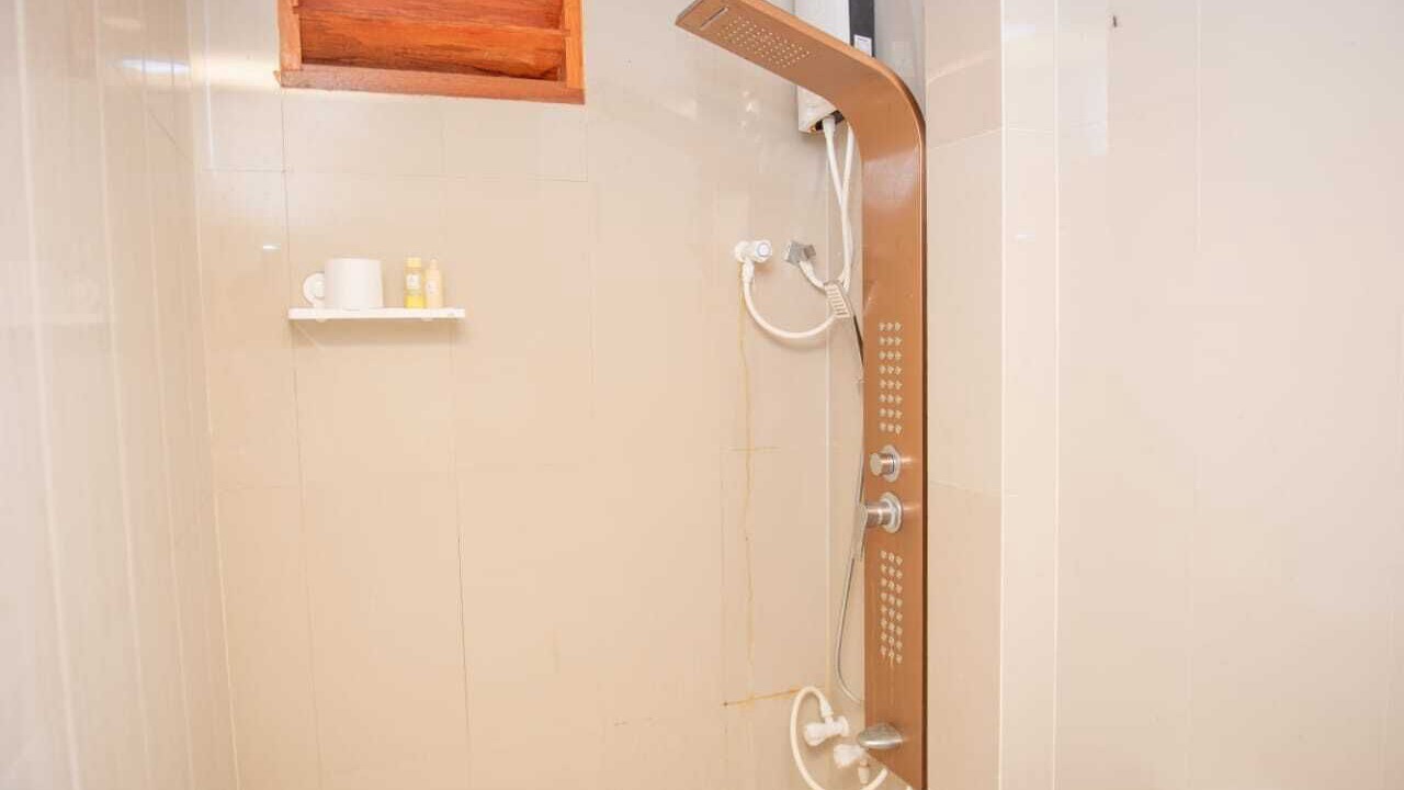 Photo of Bathroom in Vaadhoo