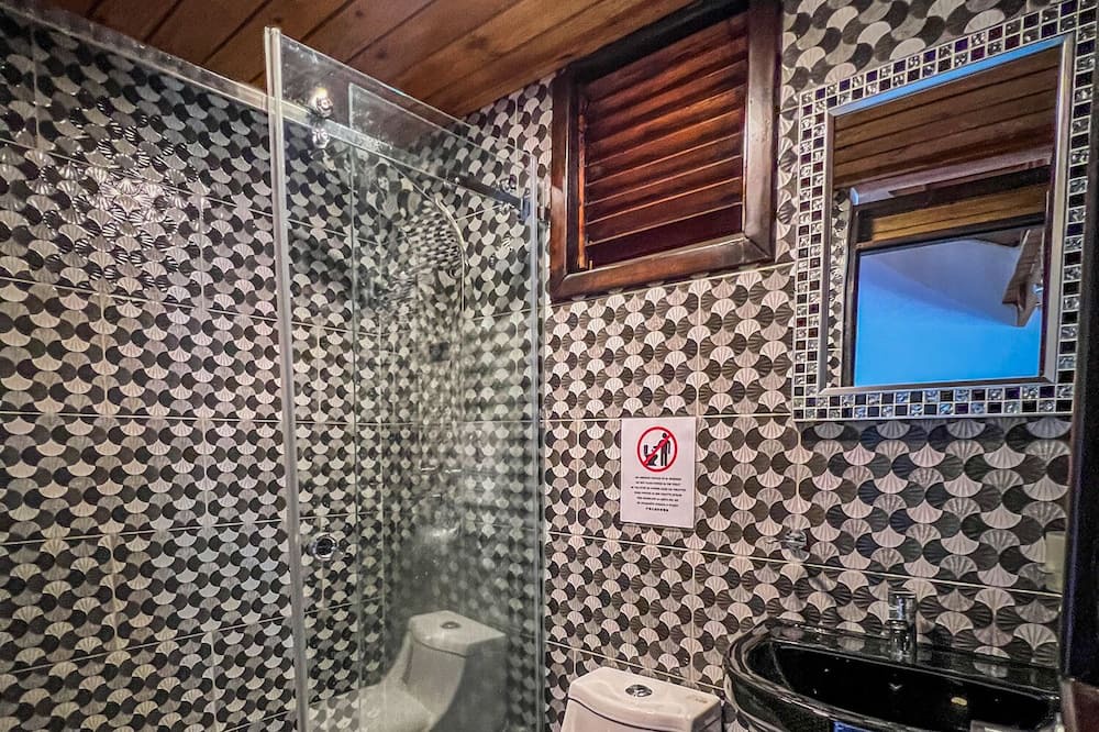 Photo of Bathroom in Barrio La Fortaleza Vieja