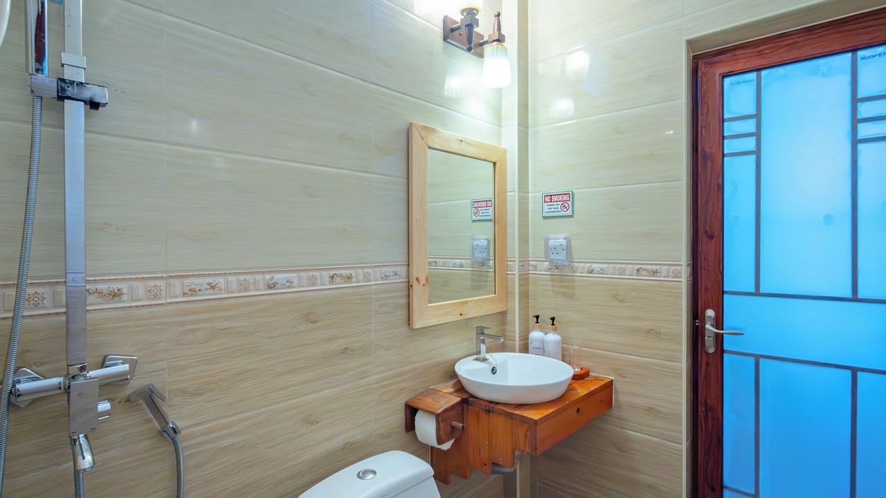 Photo of Bathroom in Dharavandhoo