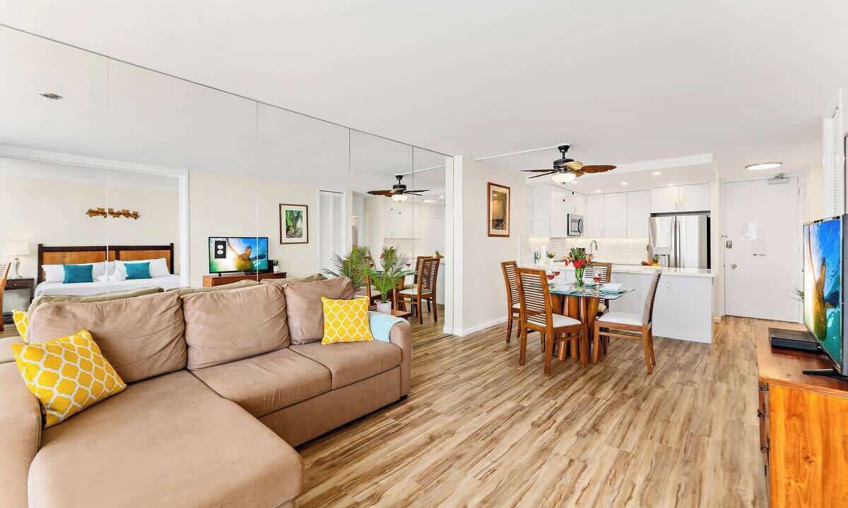 Photo of Livingroom in Waikiki