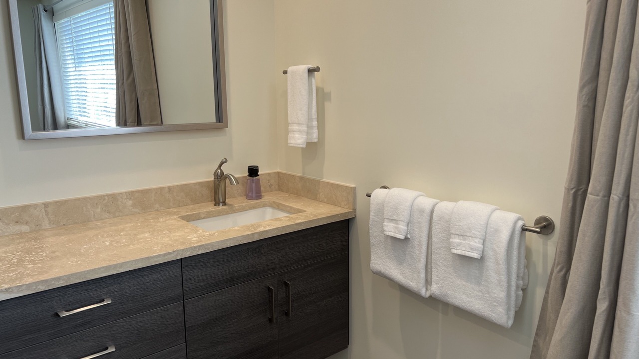 Photo of Bathroom in Moanalua
