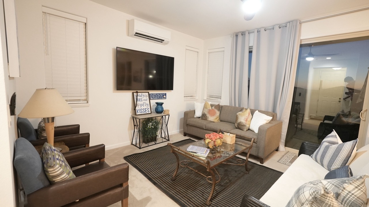 Photo of Livingroom in Makaha Valley