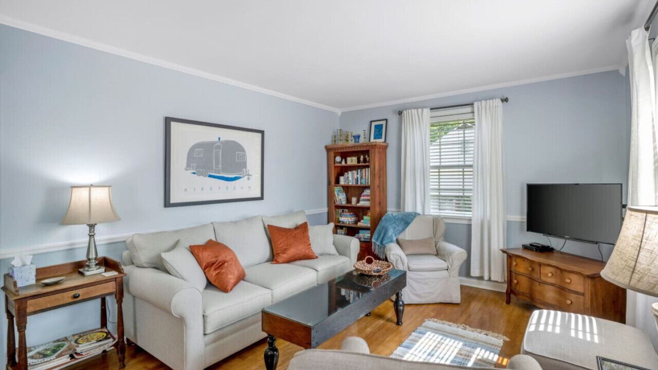 Photo of Bedroom in Inglewood