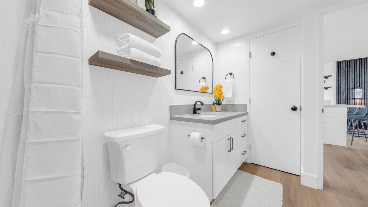 Photo of Bathroom in Waikiki
