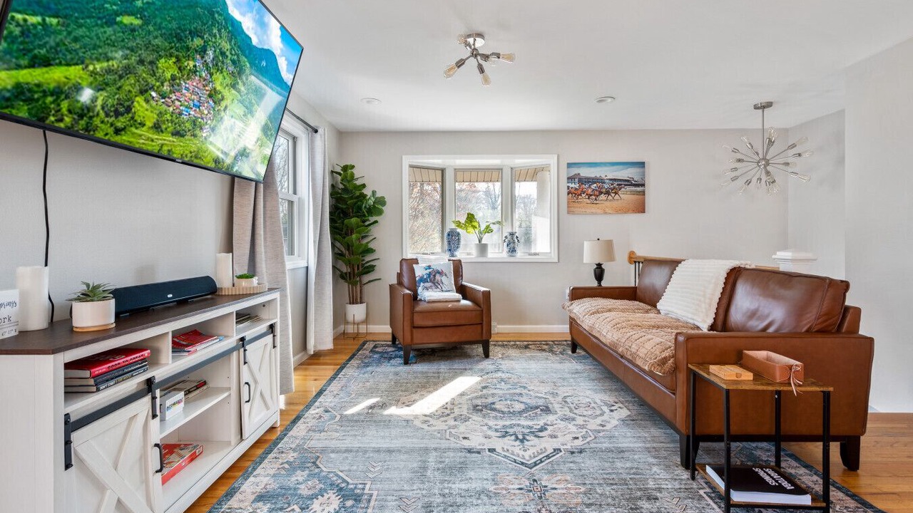 Photo of Livingroom in Swiftcurrent