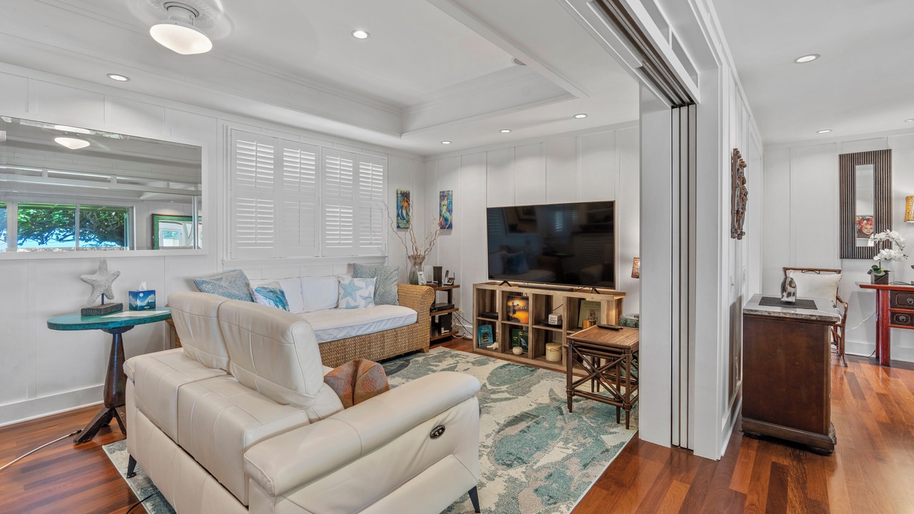 Photo of Livingroom in Eastern Honolulu