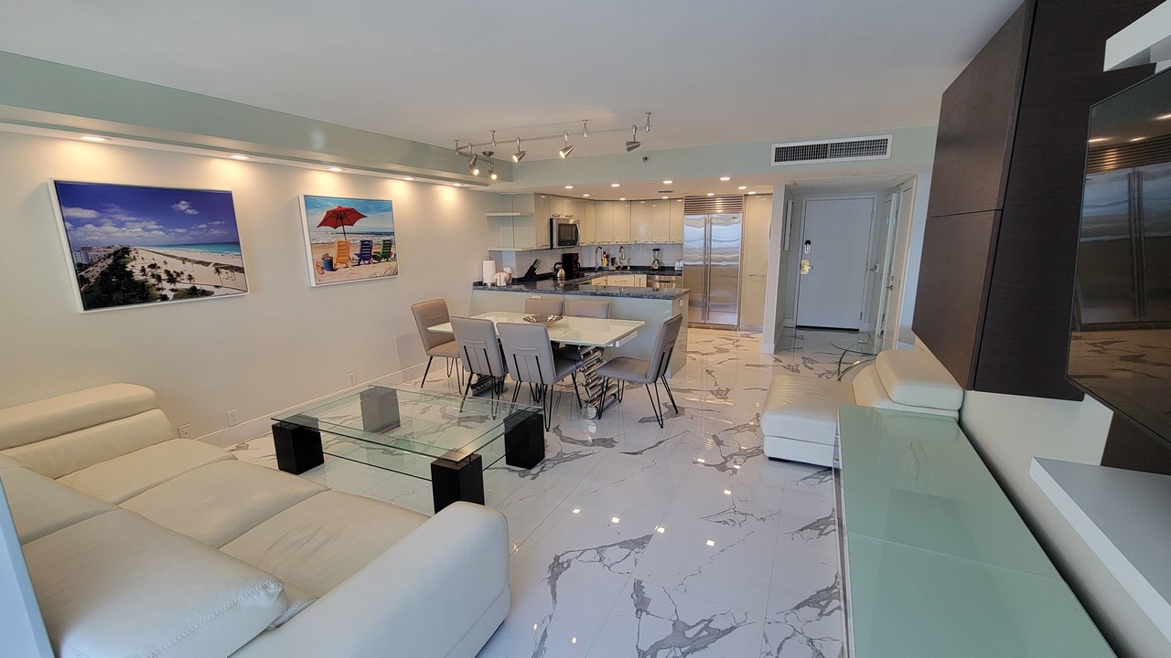 Photo of Livingroom in Mid Beach