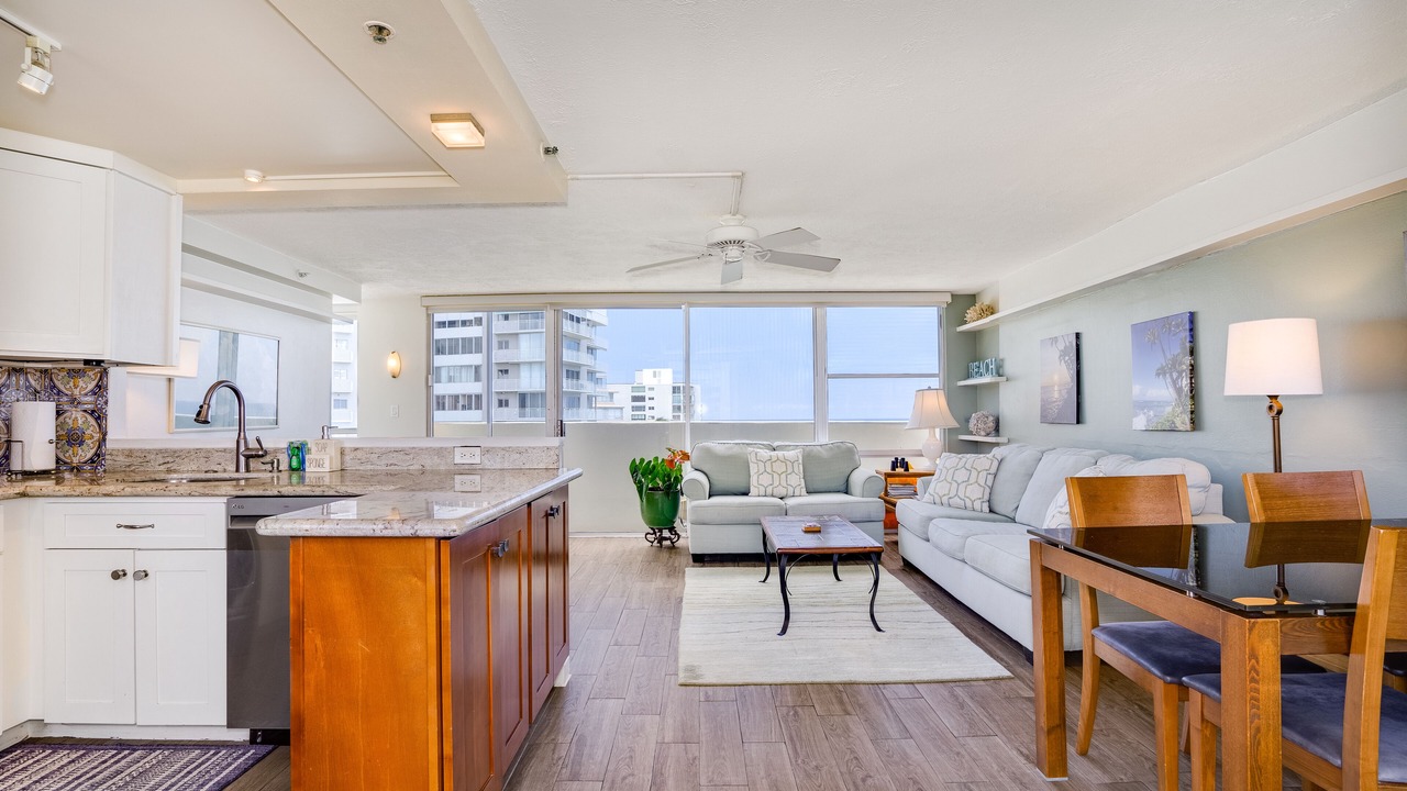 Photo of Livingroom in Diamond Head - Kapahulu - St. Louis