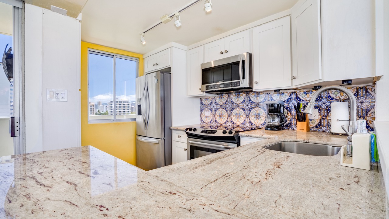 Photo of Kitchen in Diamond Head - Kapahulu - St. Louis