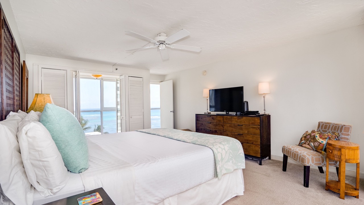 Photo of Bedroom in Diamond Head - Kapahulu - St. Louis