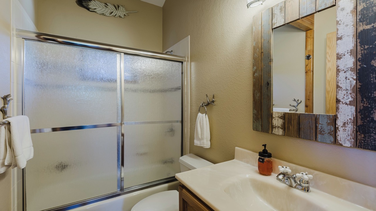 Photo of Bathroom in Lake Hatcher Park
