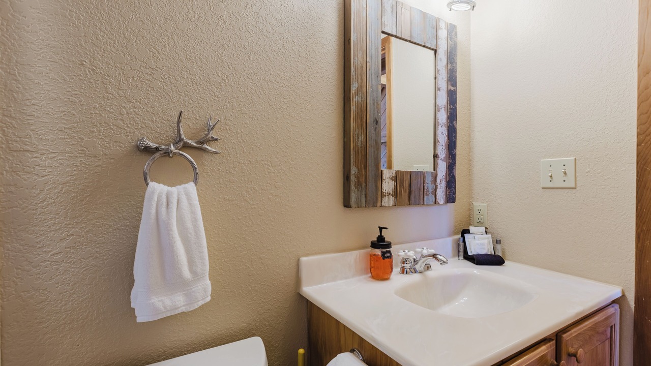 Photo of Bathroom in Lake Hatcher Park