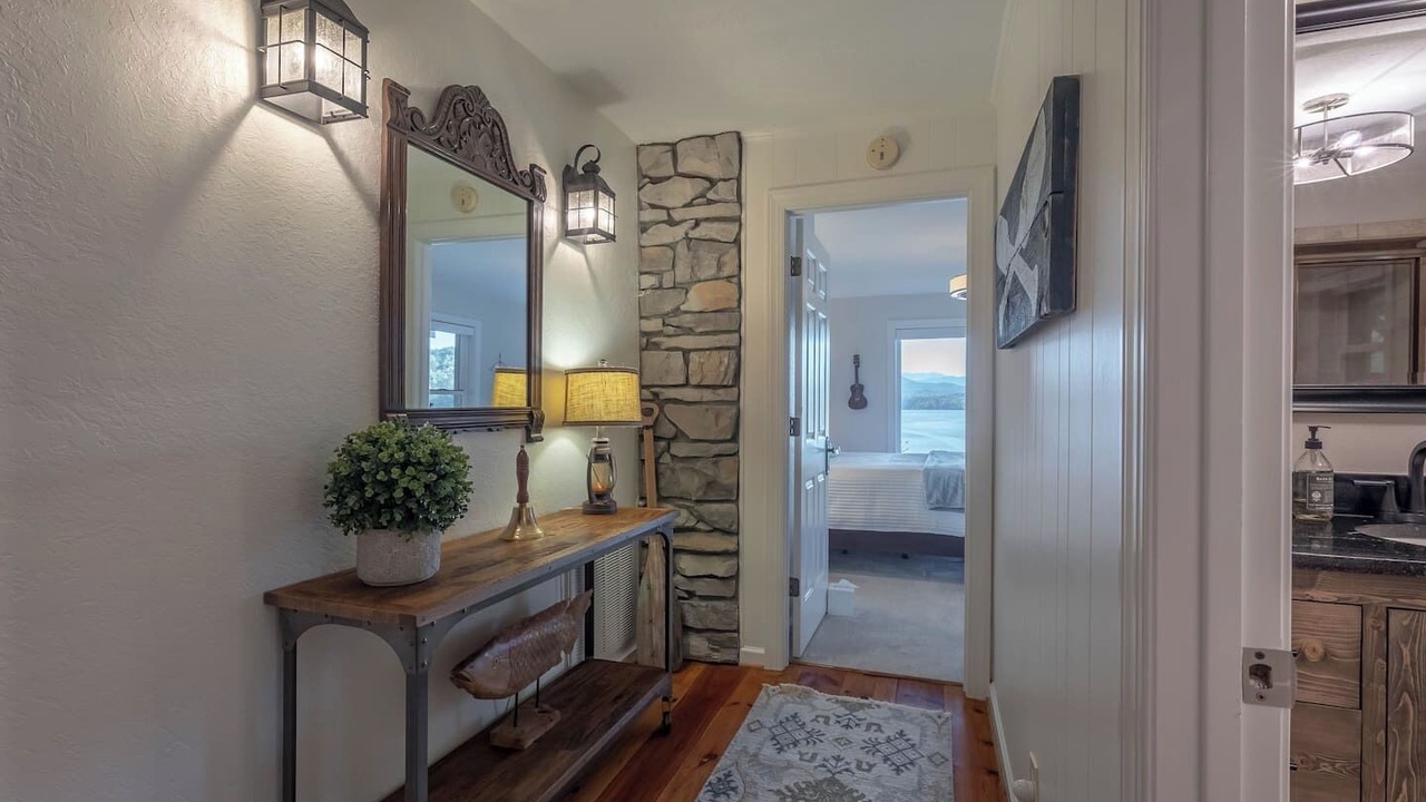 Photo of Bedroom in Lakeview Hills