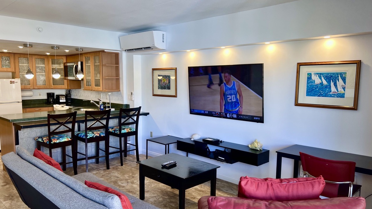 Photo of Livingroom in Waikiki