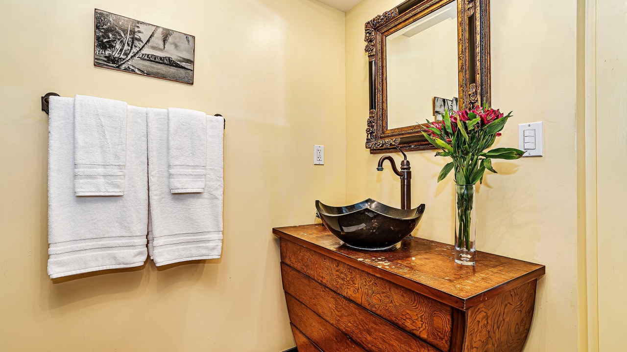 Photo of Bathroom in Diamond Head - Kapahulu - St. Louis