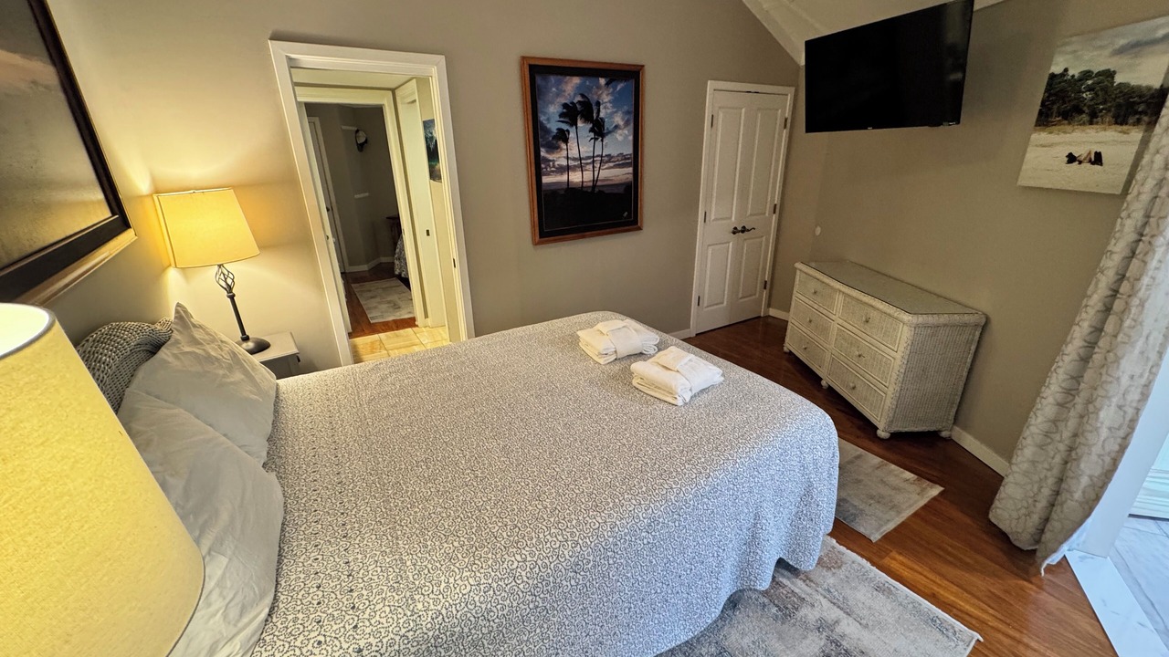 Photo of Bedroom in Night Heron