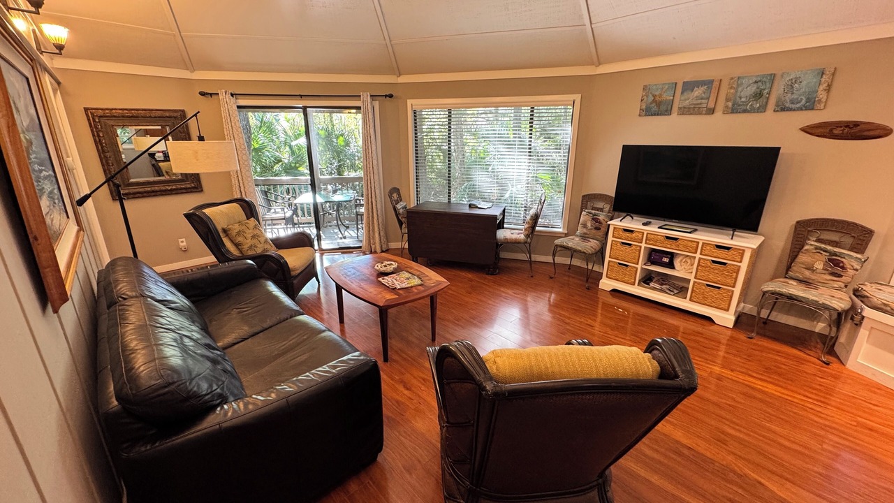 Photo of Livingroom in Night Heron