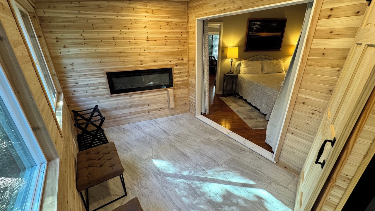 Photo of Bedroom in Night Heron