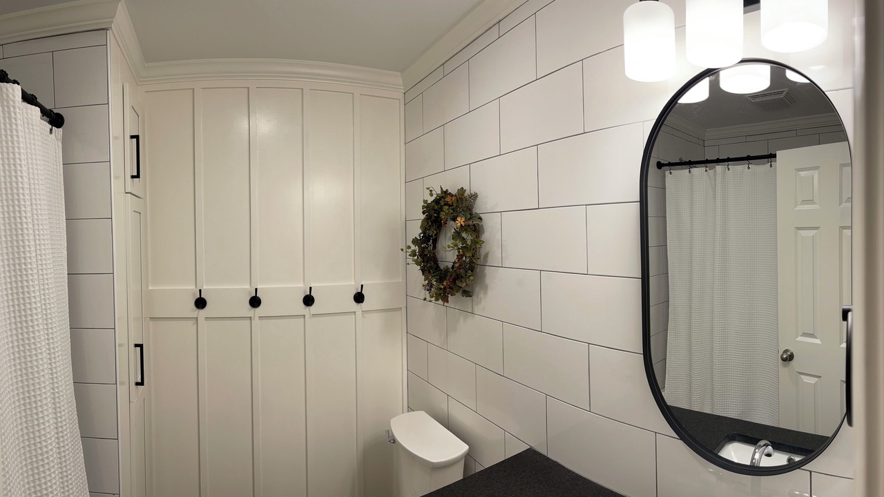 Photo of Bathroom in State Road