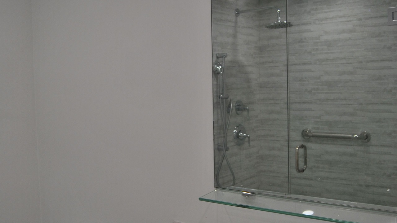 Photo of Bathroom in Mid Beach