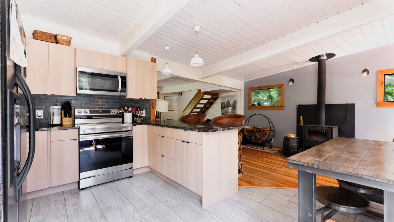 Photo of Kitchen in Gold Bar