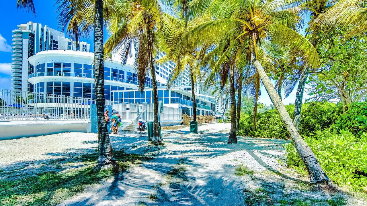 Photo of Outdoor in Mid Beach
