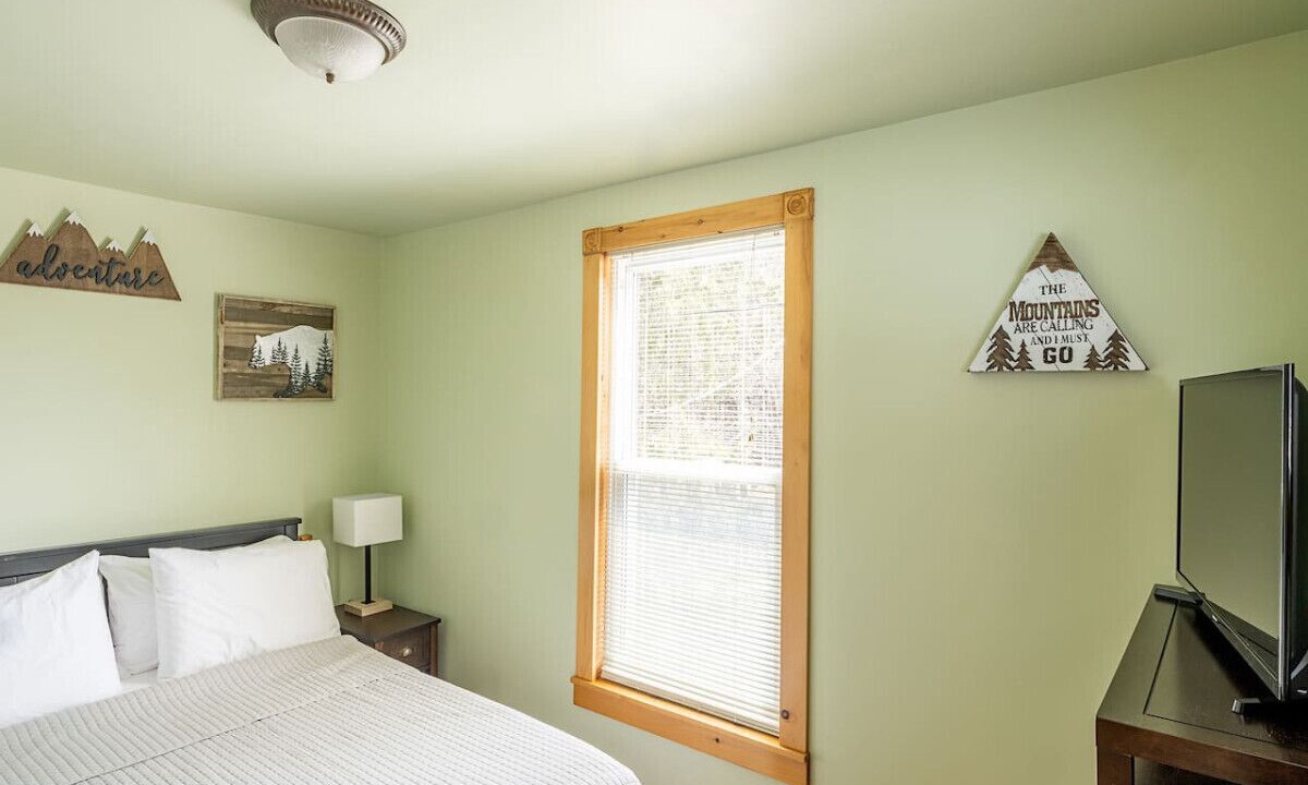 Photo of Bedroom in North Creek