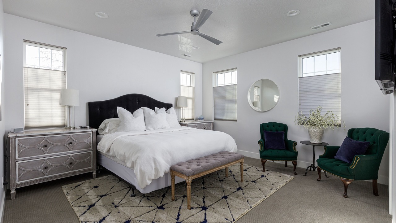 Photo of Bedroom in White City