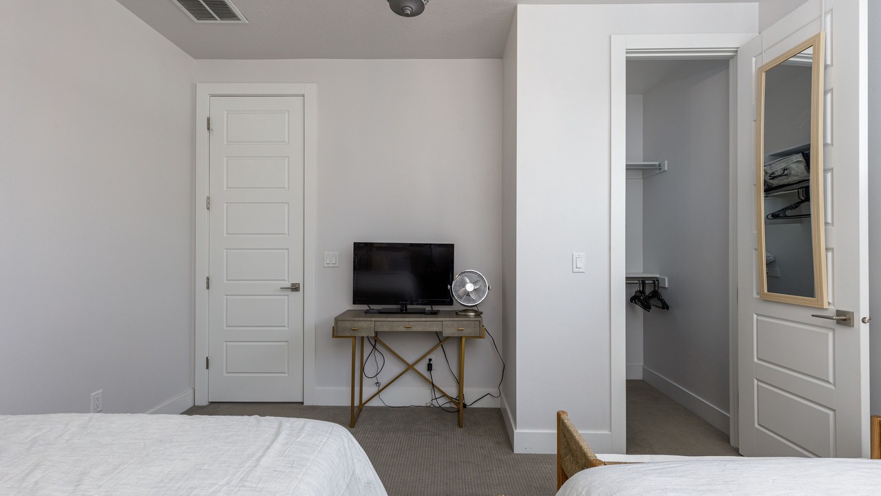 Photo of Bedroom in White City
