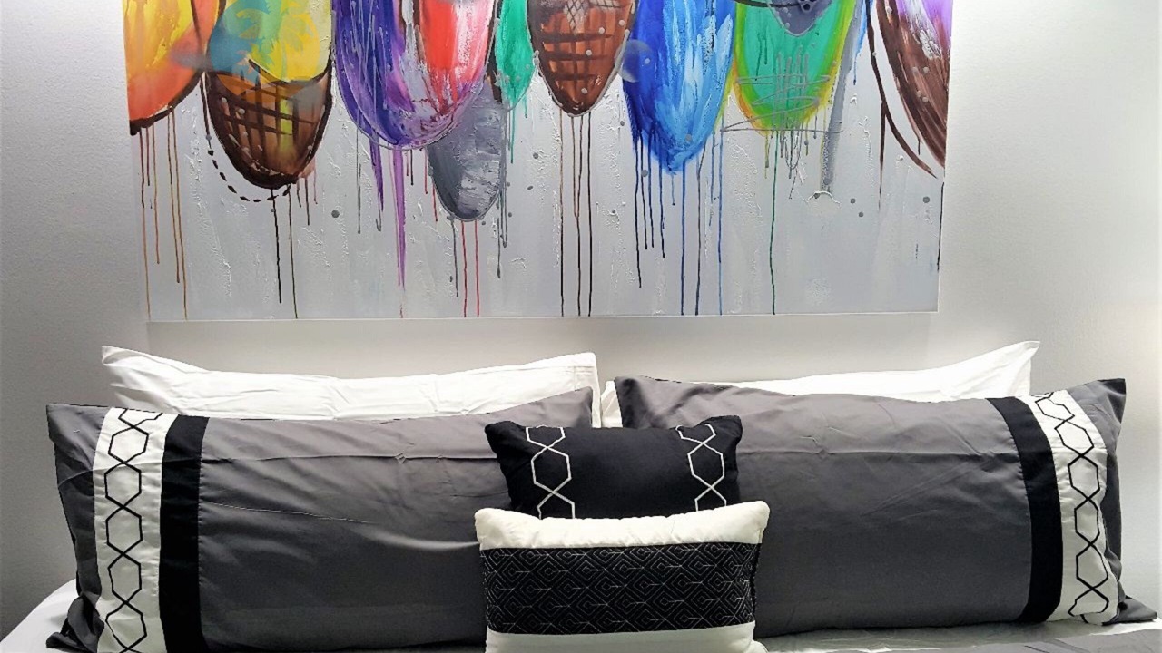 Photo of Bedroom in Mid Beach