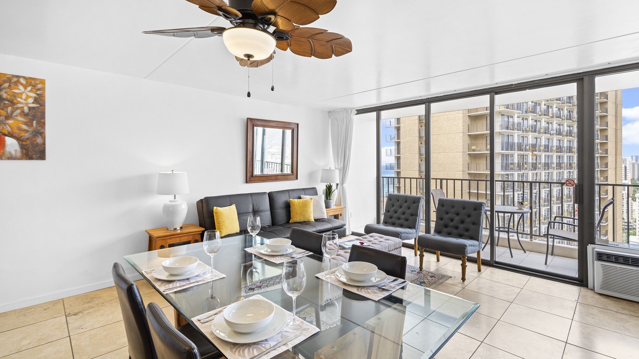 Photo of Livingroom in Waikiki