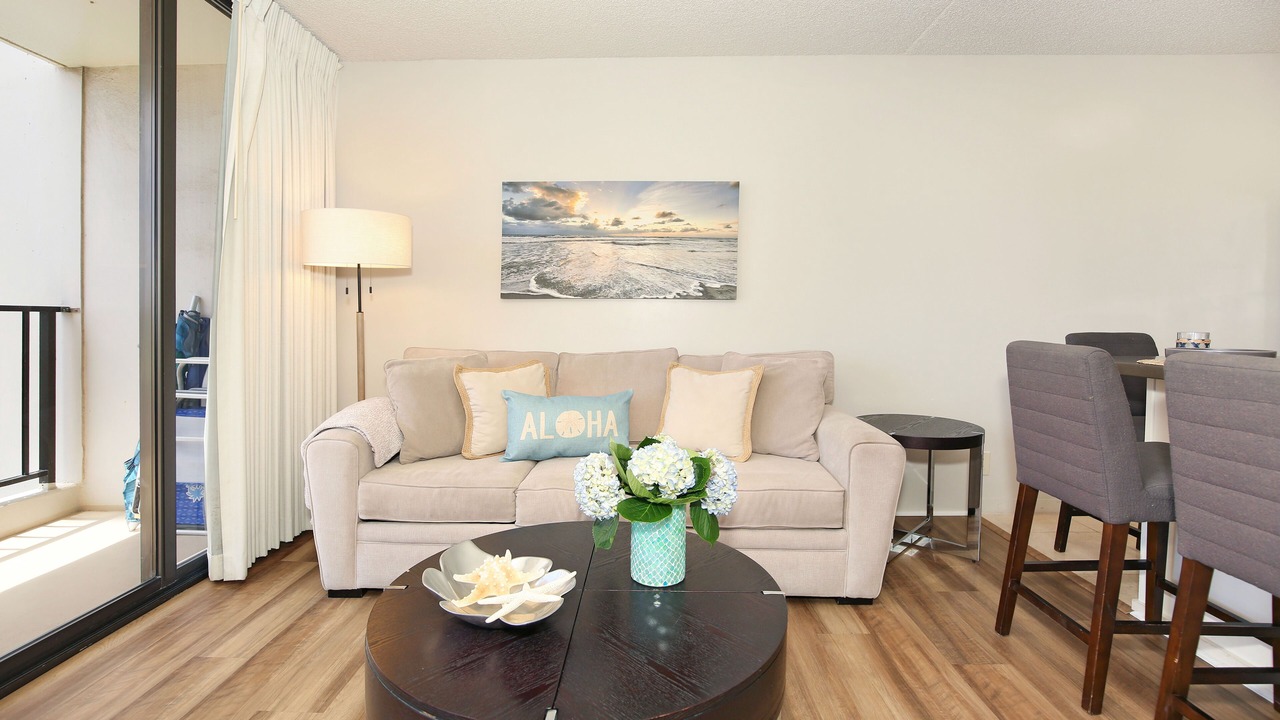 Photo of Livingroom in Waikiki