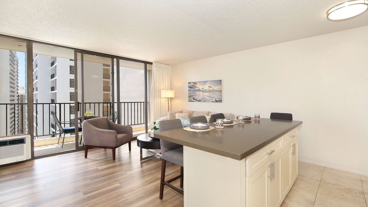 Photo of Livingroom in Waikiki