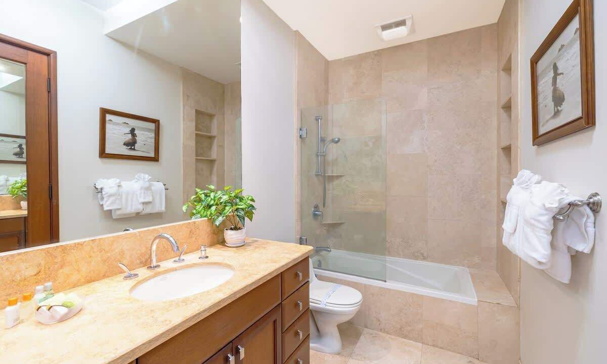 Photo of Bathroom in Waikiki