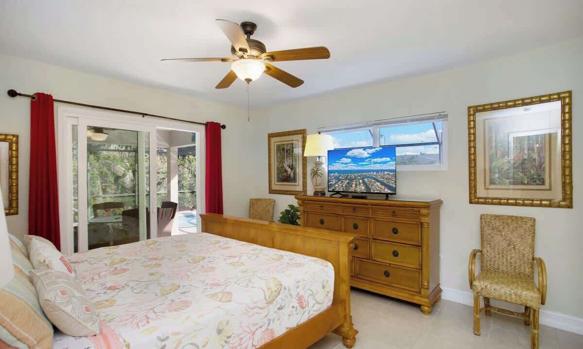 Photo of Bedroom in Naples Park