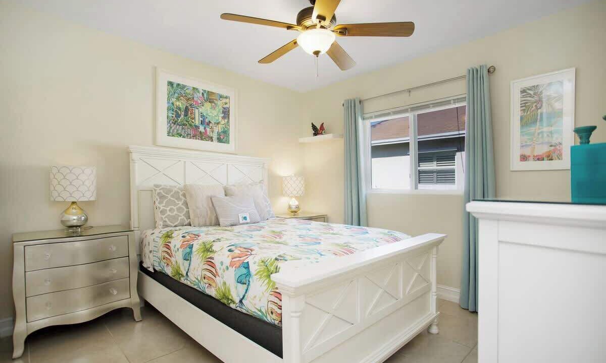 Photo of Bedroom in Naples Park