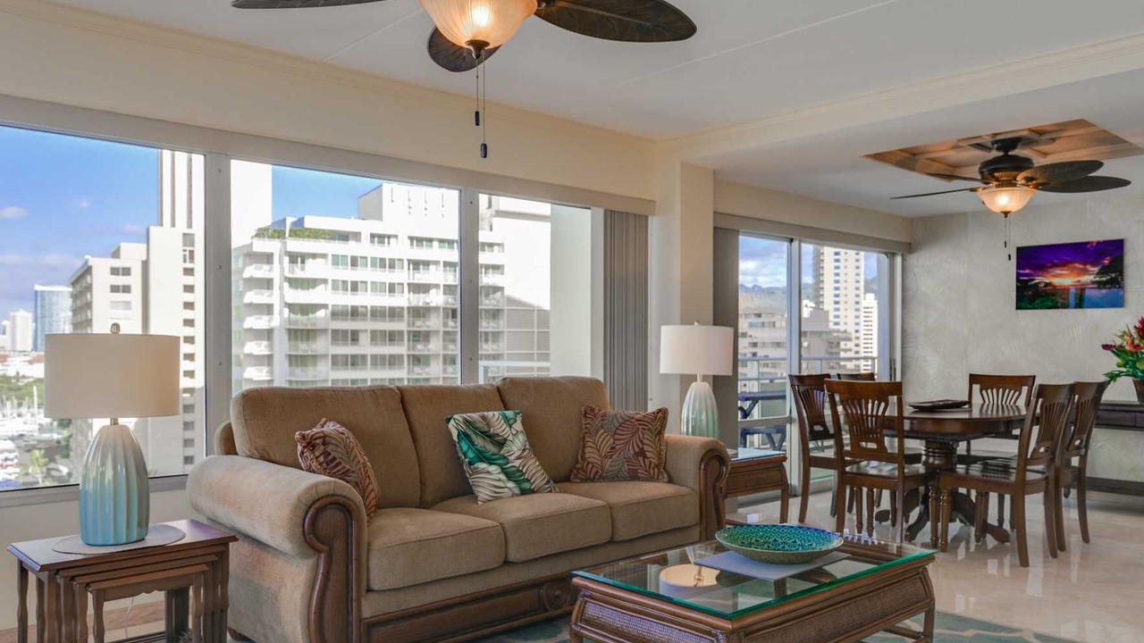 Photo of Livingroom in Waikiki
