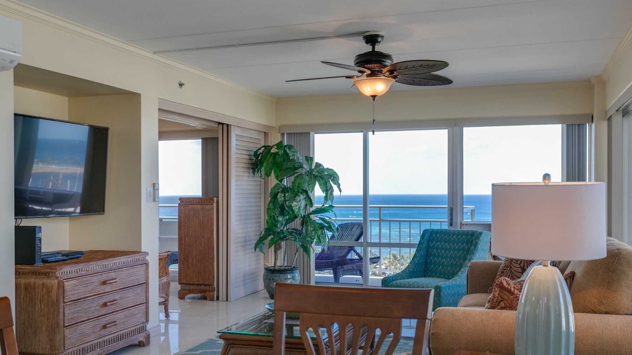Photo of Livingroom in Waikiki
