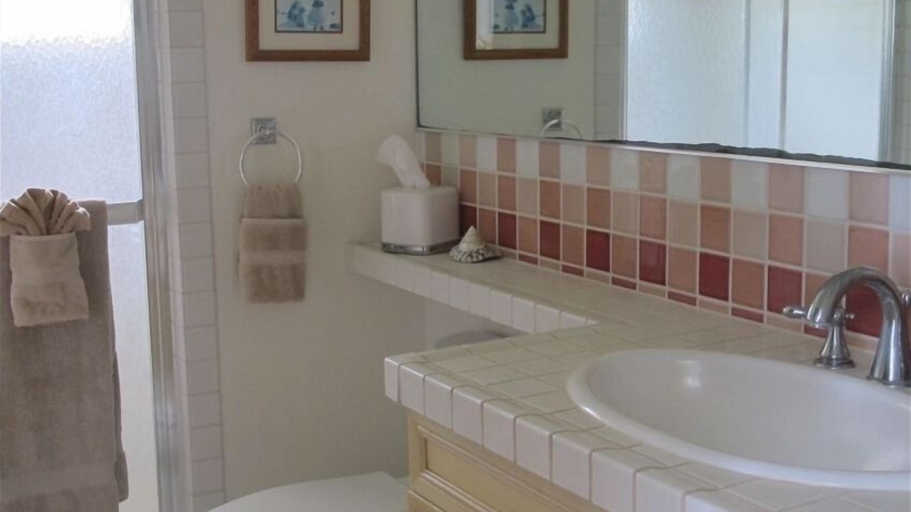 Photo of Bathroom in Waialua