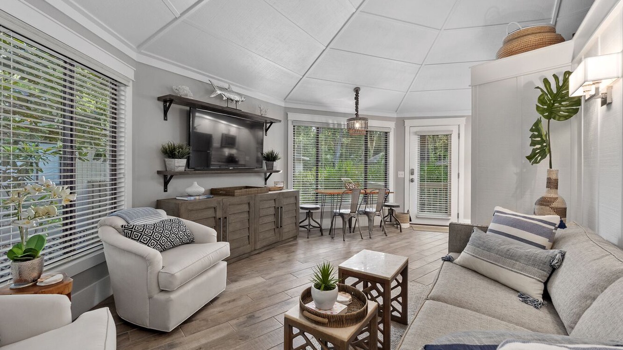 Photo of Livingroom in Night Heron