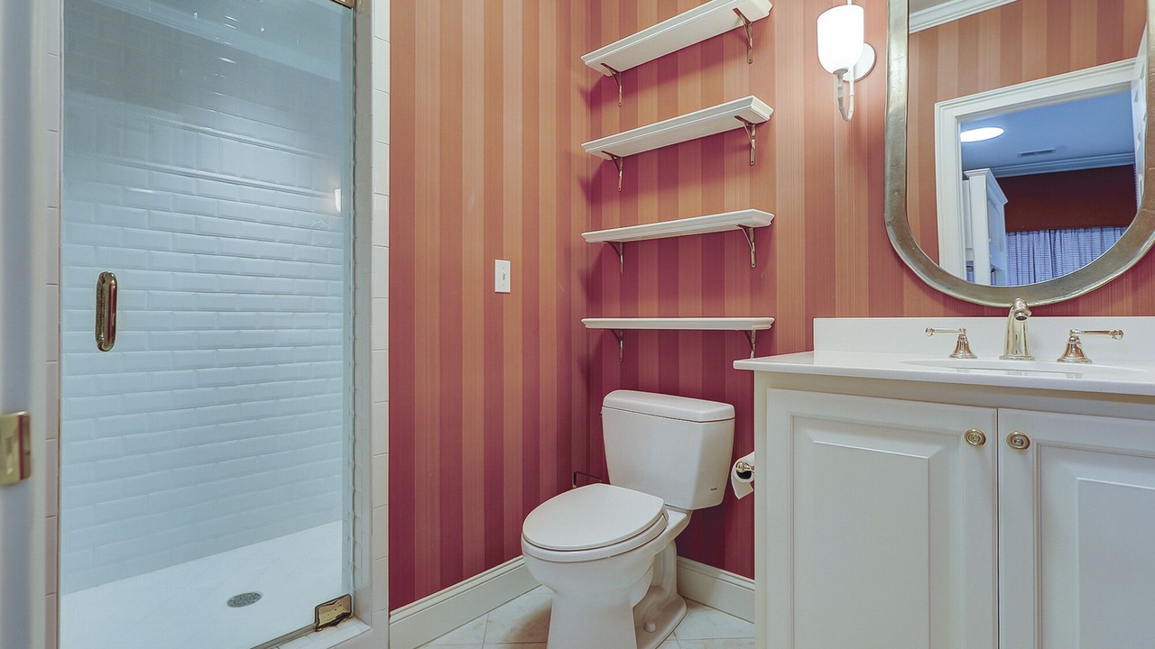Photo of Bathroom in Beach Lagoon