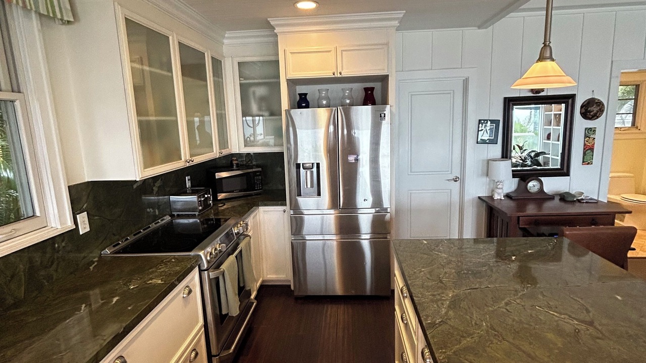 Photo of Kitchen in Hawaii Loa Ridge