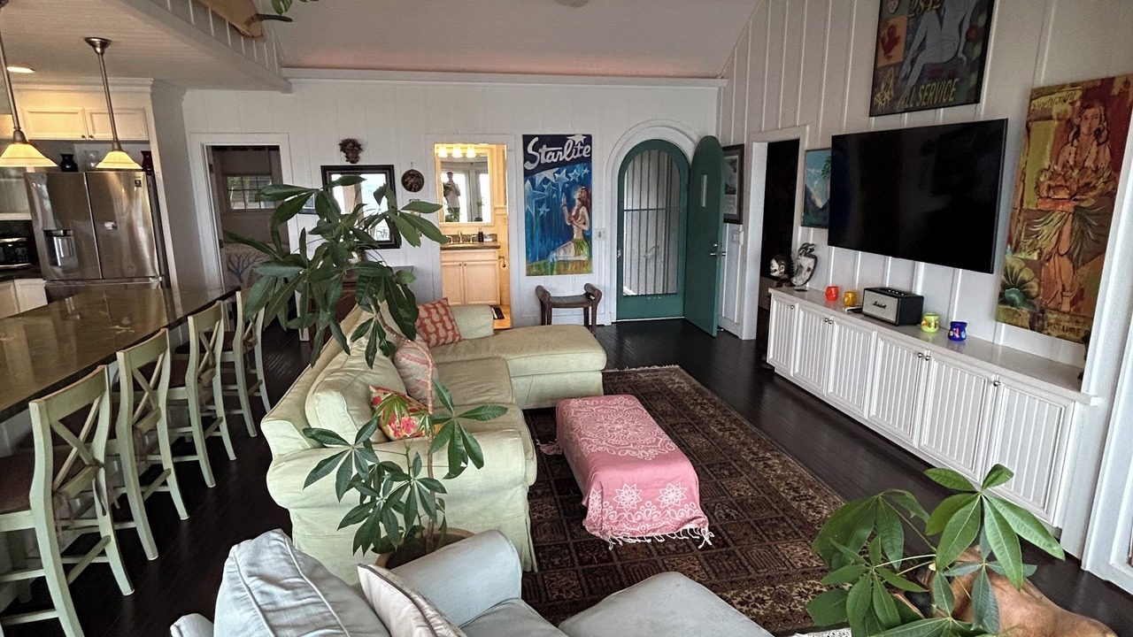 Photo of Livingroom in Hawaii Loa Ridge