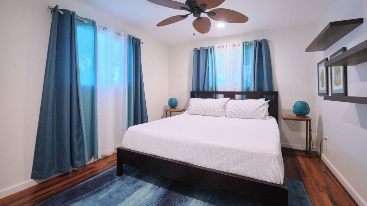 Photo of Bedroom in Manoa