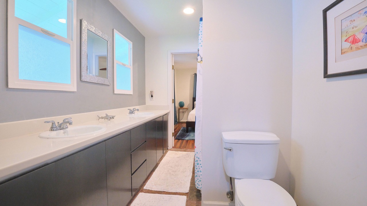 Photo of Bathroom in Manoa