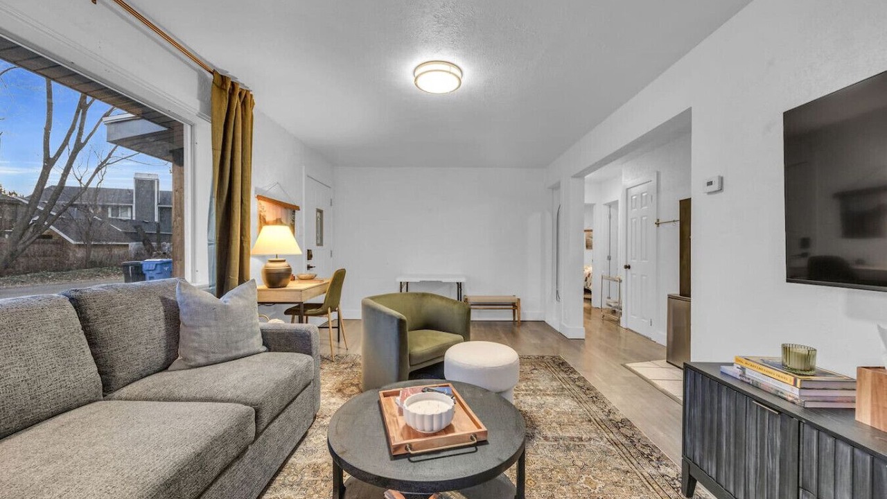 Photo of Livingroom in Millcreek