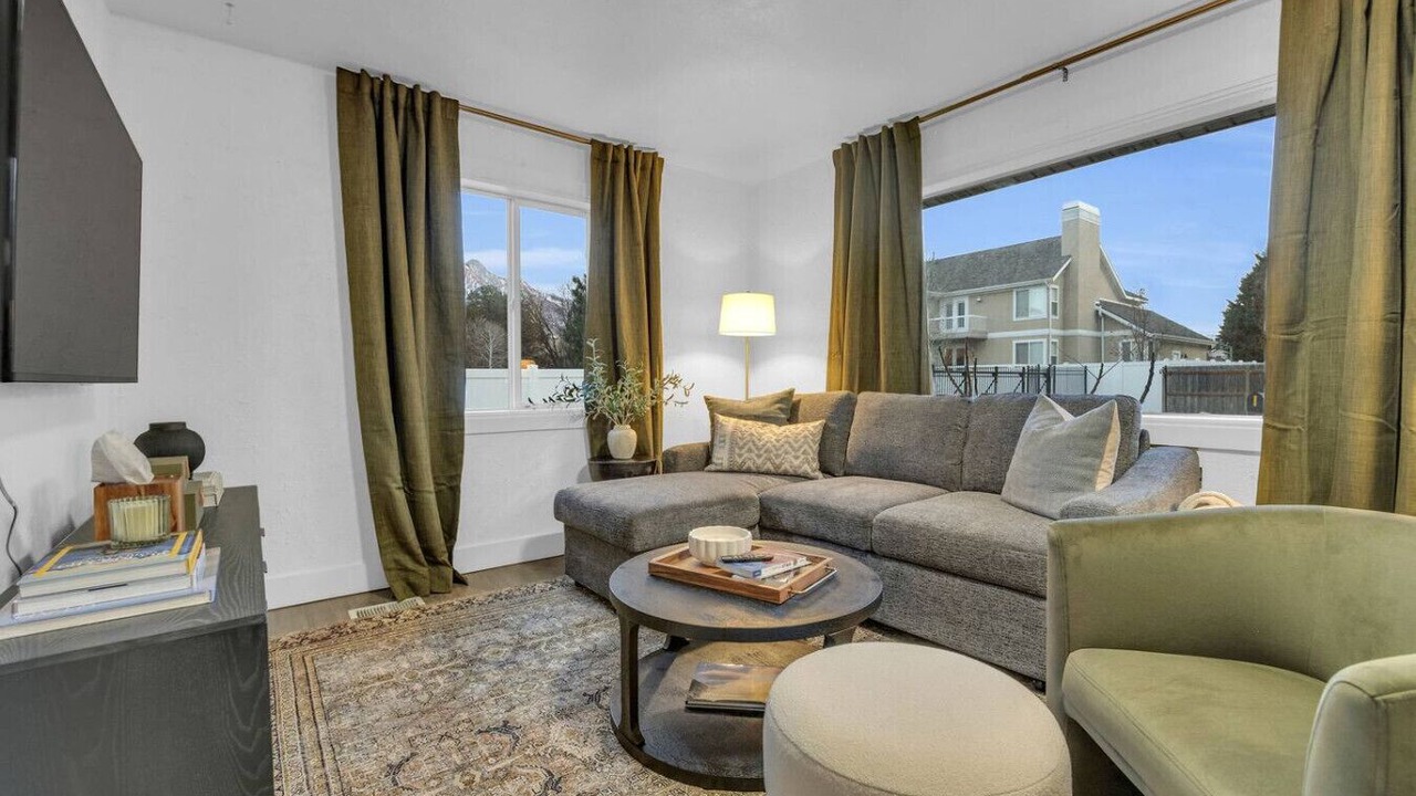Photo of Livingroom in Millcreek