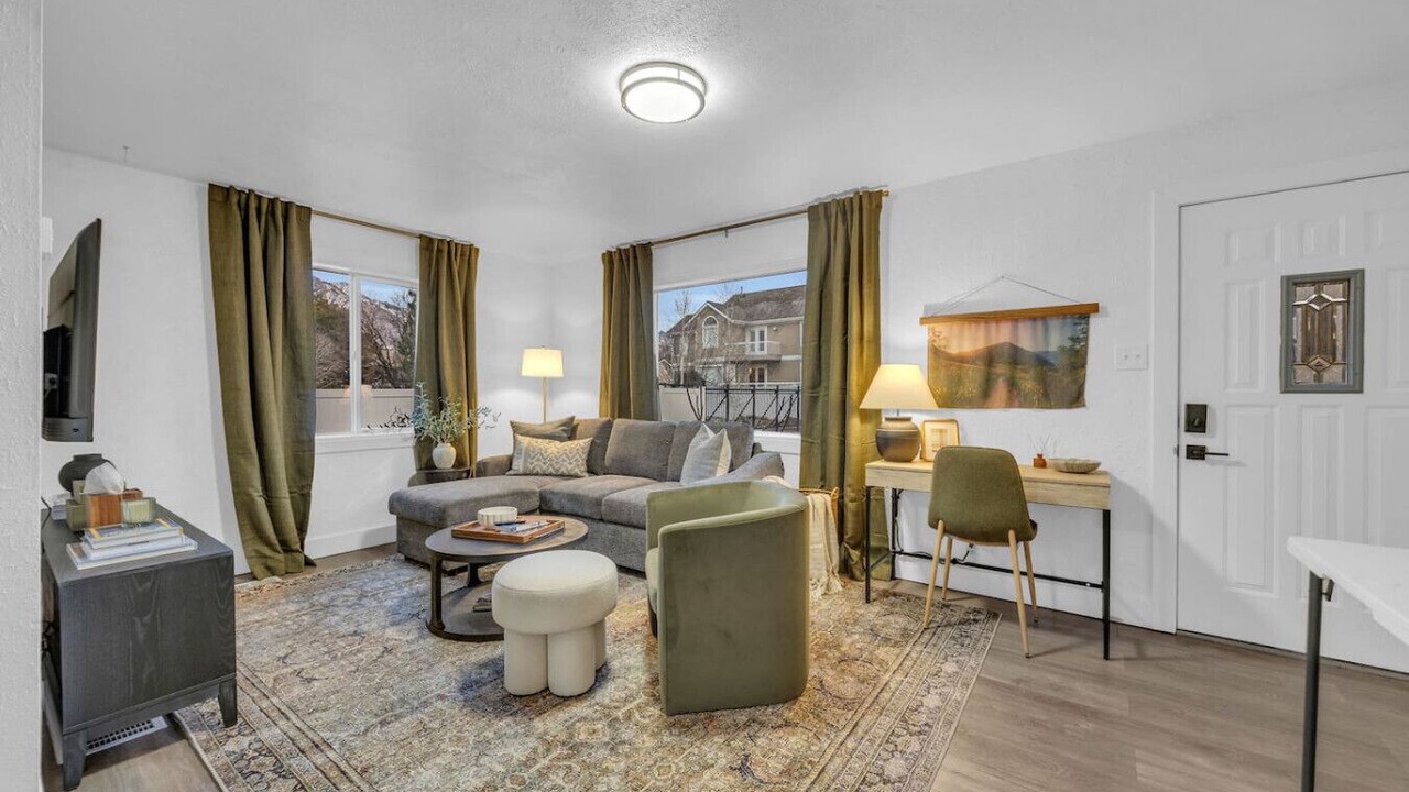 Photo of Livingroom in Millcreek