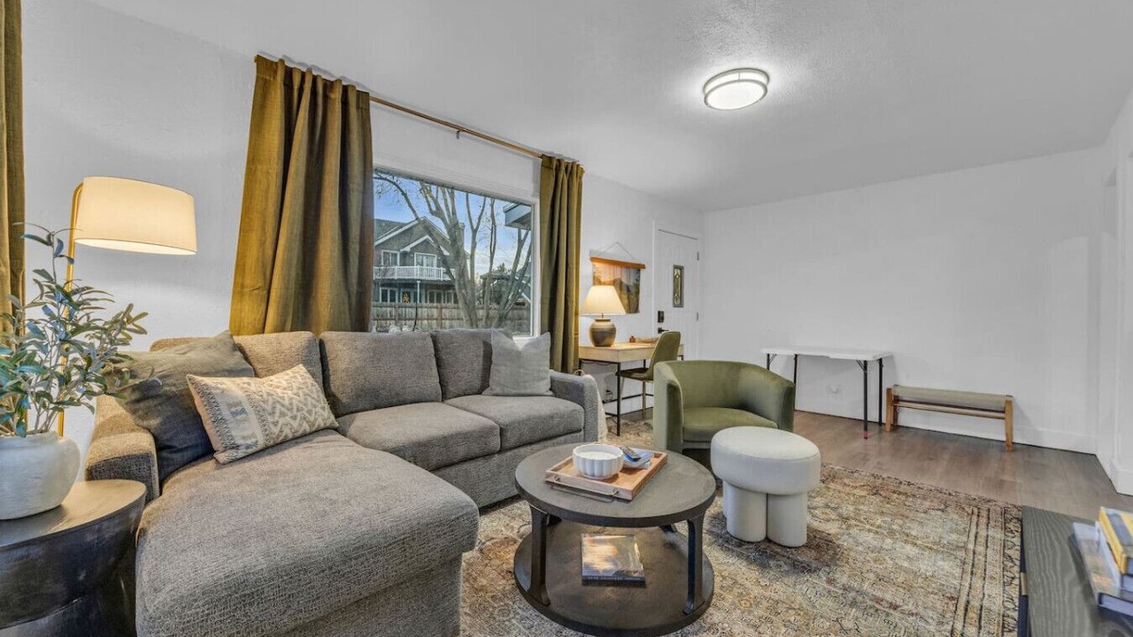 Photo of Livingroom in Millcreek