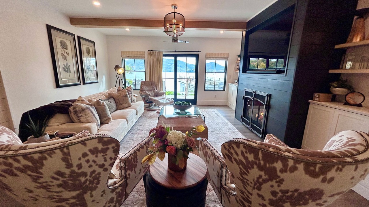 Photo of Livingroom in Bolton Landing